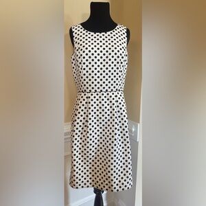 WHITE HOUSE BLACK MARKET POLKA DOT SHEATH DRESS 19” - 20” PTP